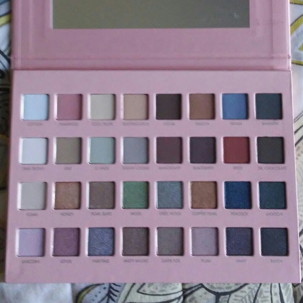 Lorac Mega Pro 4